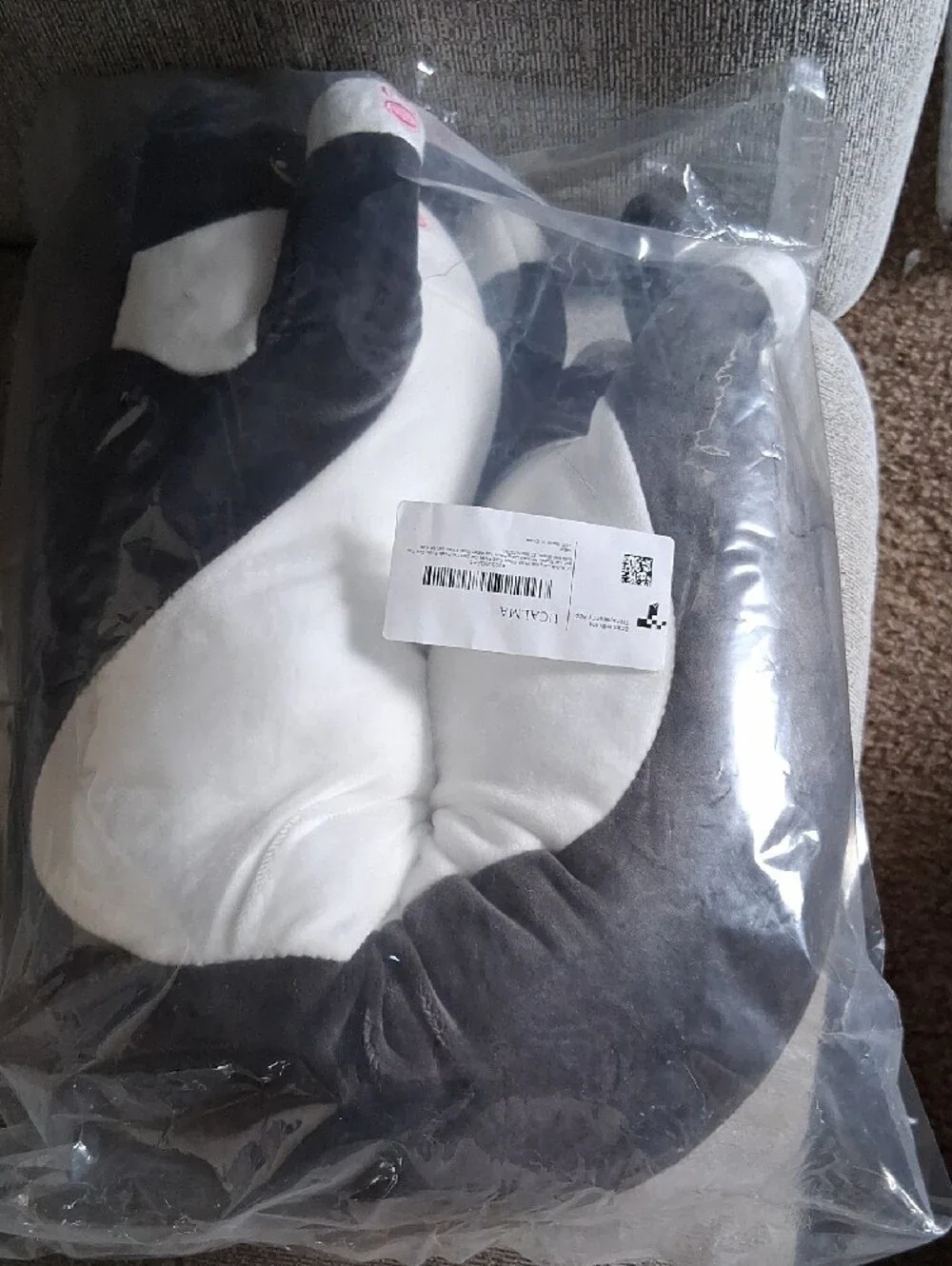 Gray & White Plush Cat Bolster Pet Pillow - Cozy Lounger NWT 26